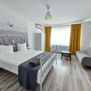  Daire Color Old Town Center Romanya